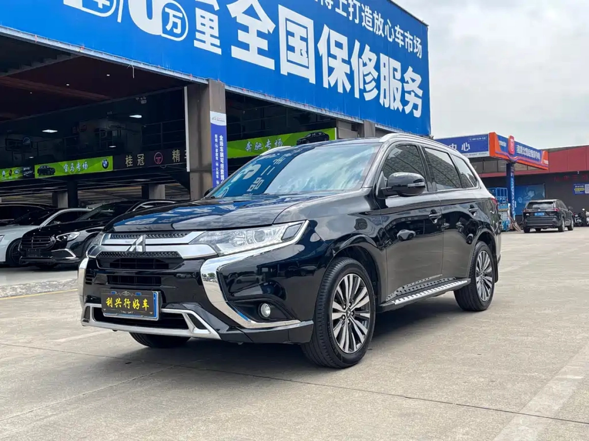 MITSUBISHI OUTLANDER  2022
