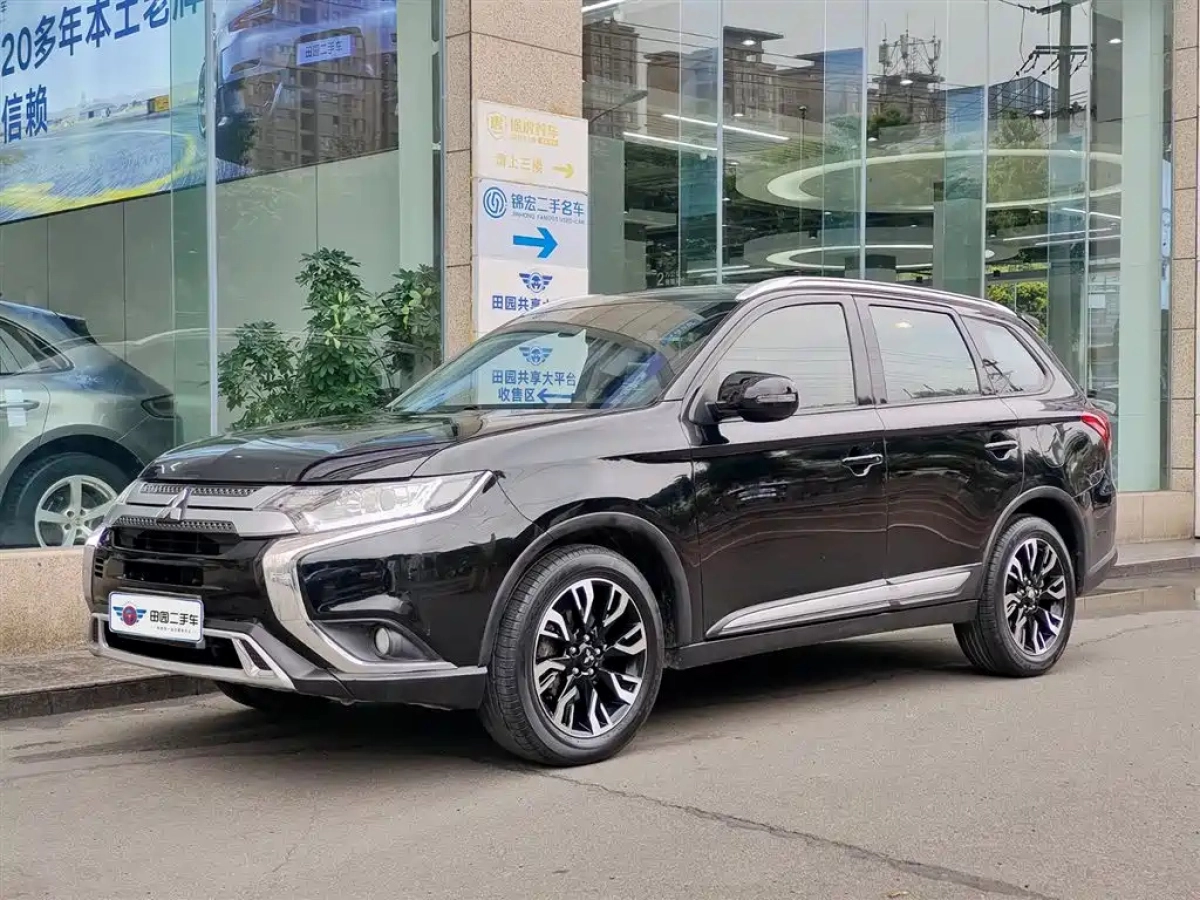 MITSUBISHI OUTLANDER  2020
