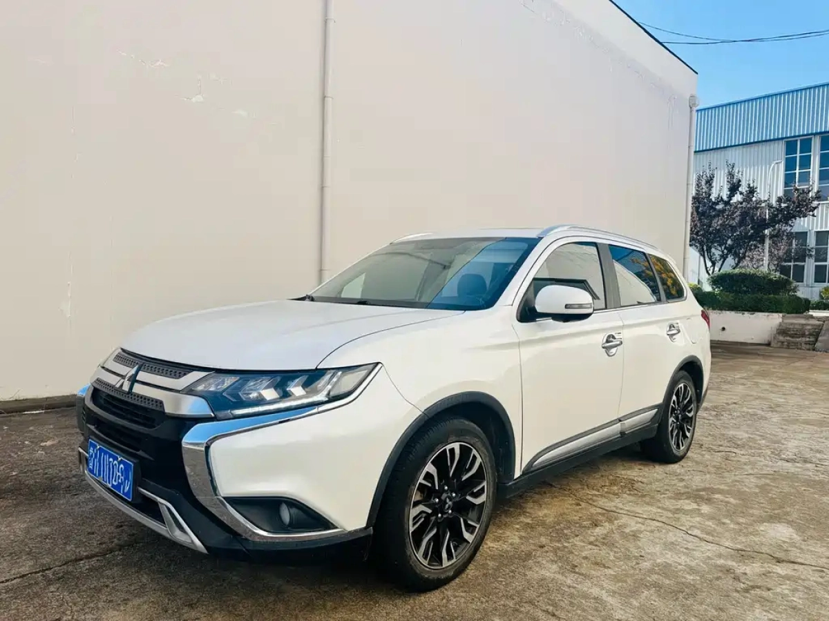 MITSUBISHI OUTLANDER  2020