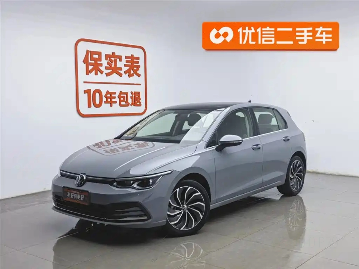 VOLKSWAGEN GOLF  2022