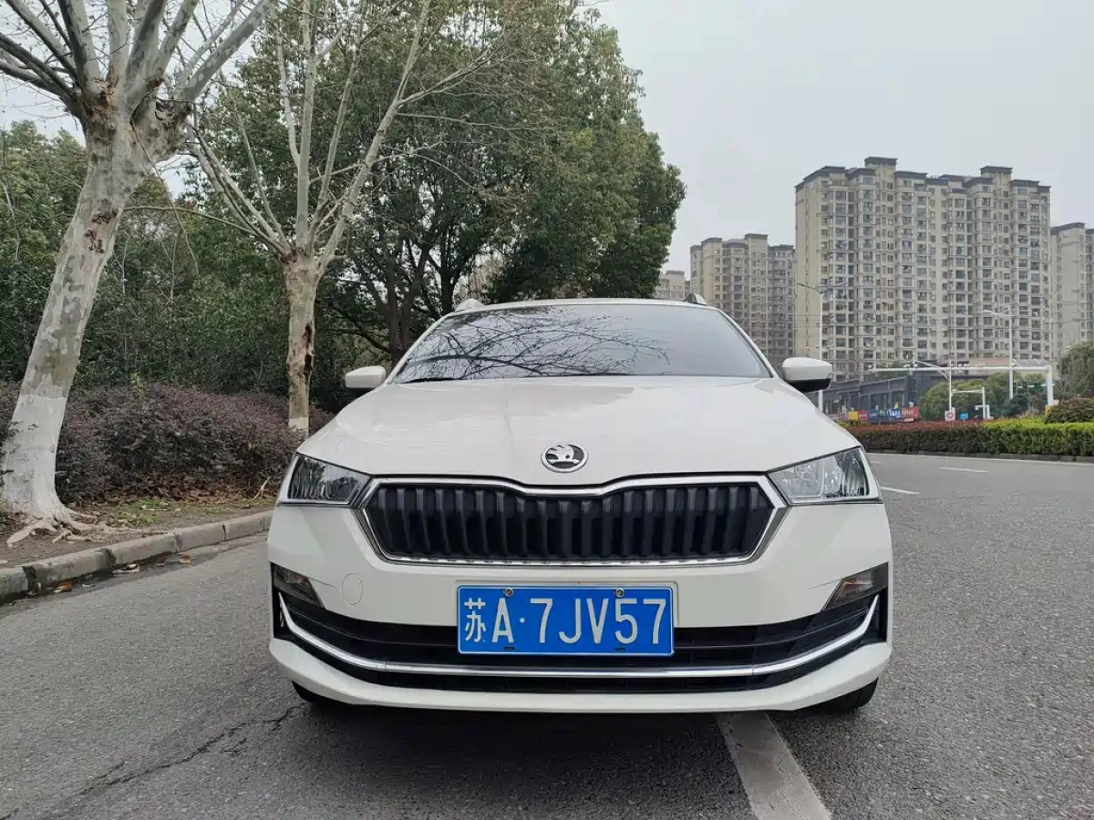 SKODA RAPID SPACEBACK