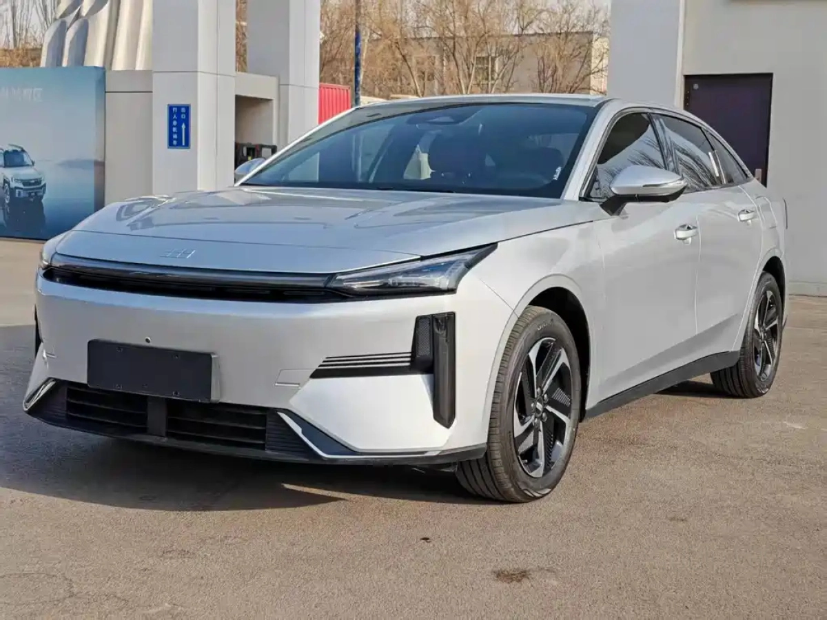 GEELY GALAXY GALAXY L6  2025