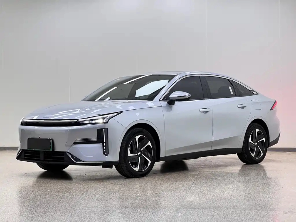 GEELY GALAXY GALAXY L6  2026