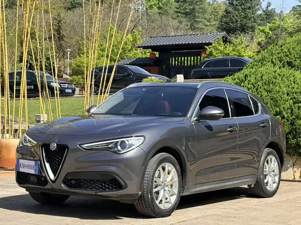 ALFAROMEO STELVIO  2020