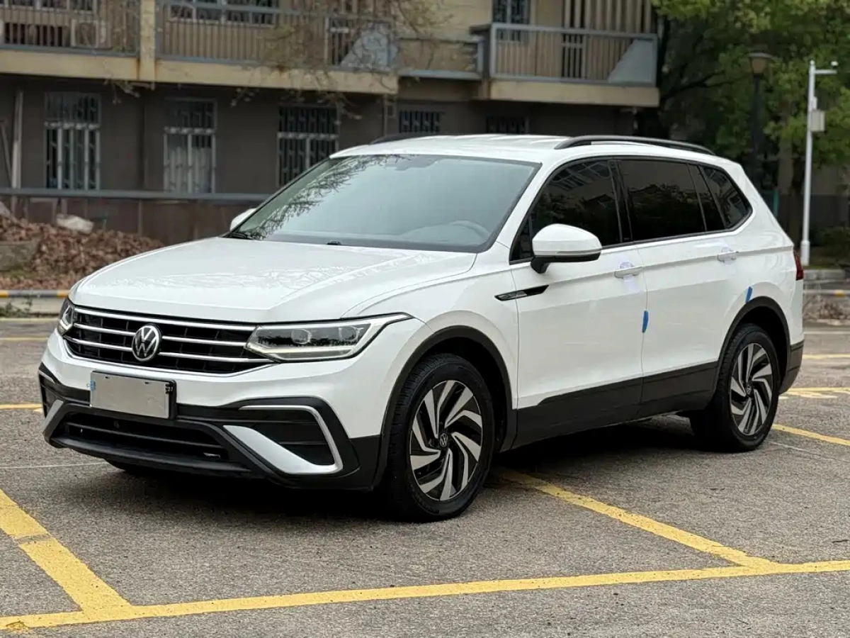 VOLKSWAGEN TIGUAN L  2022