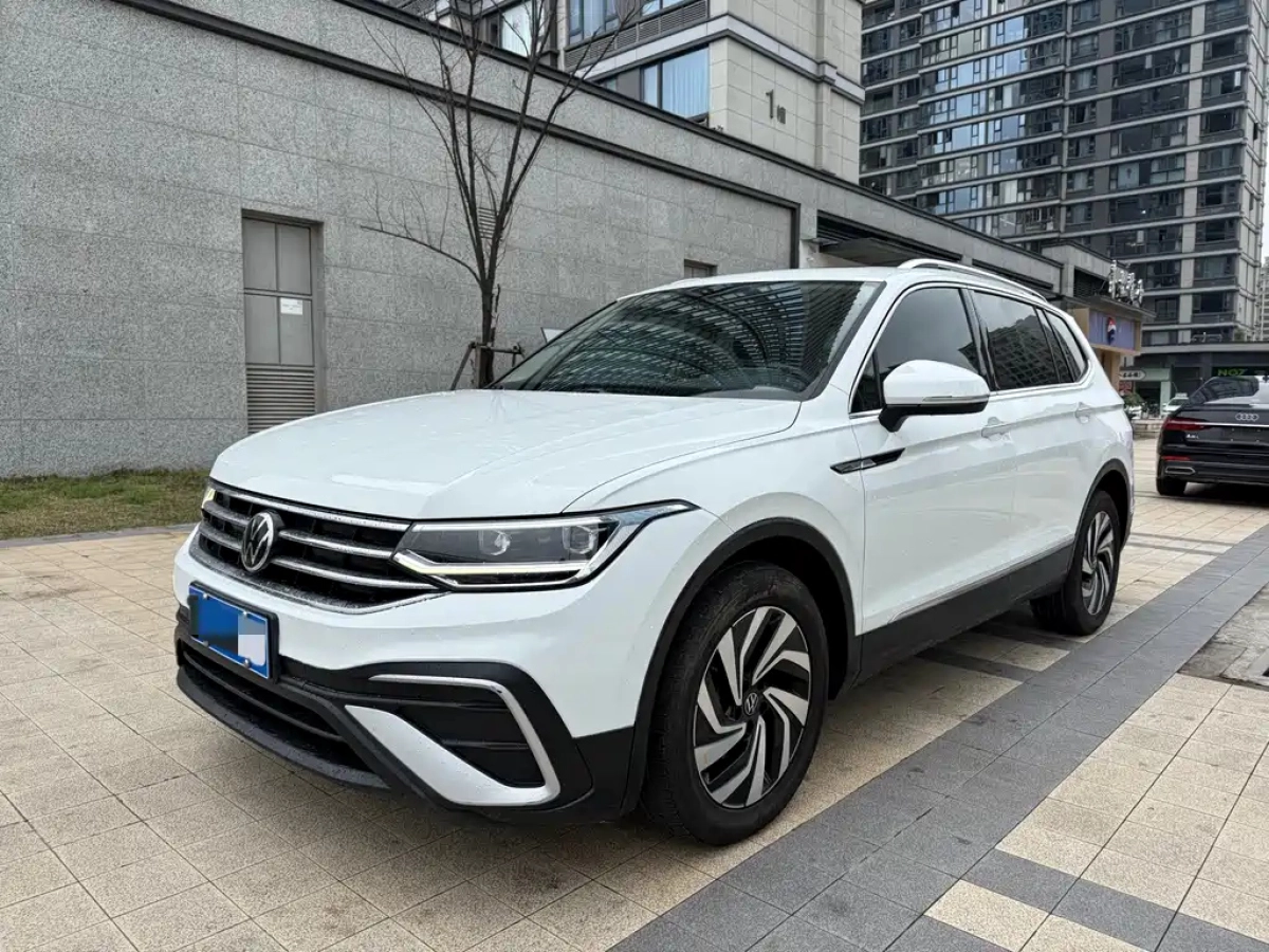 VOLKSWAGEN TIGUAN L  2023