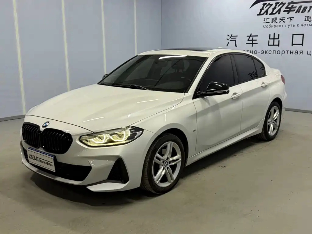 BMW 1-SERIES  2022