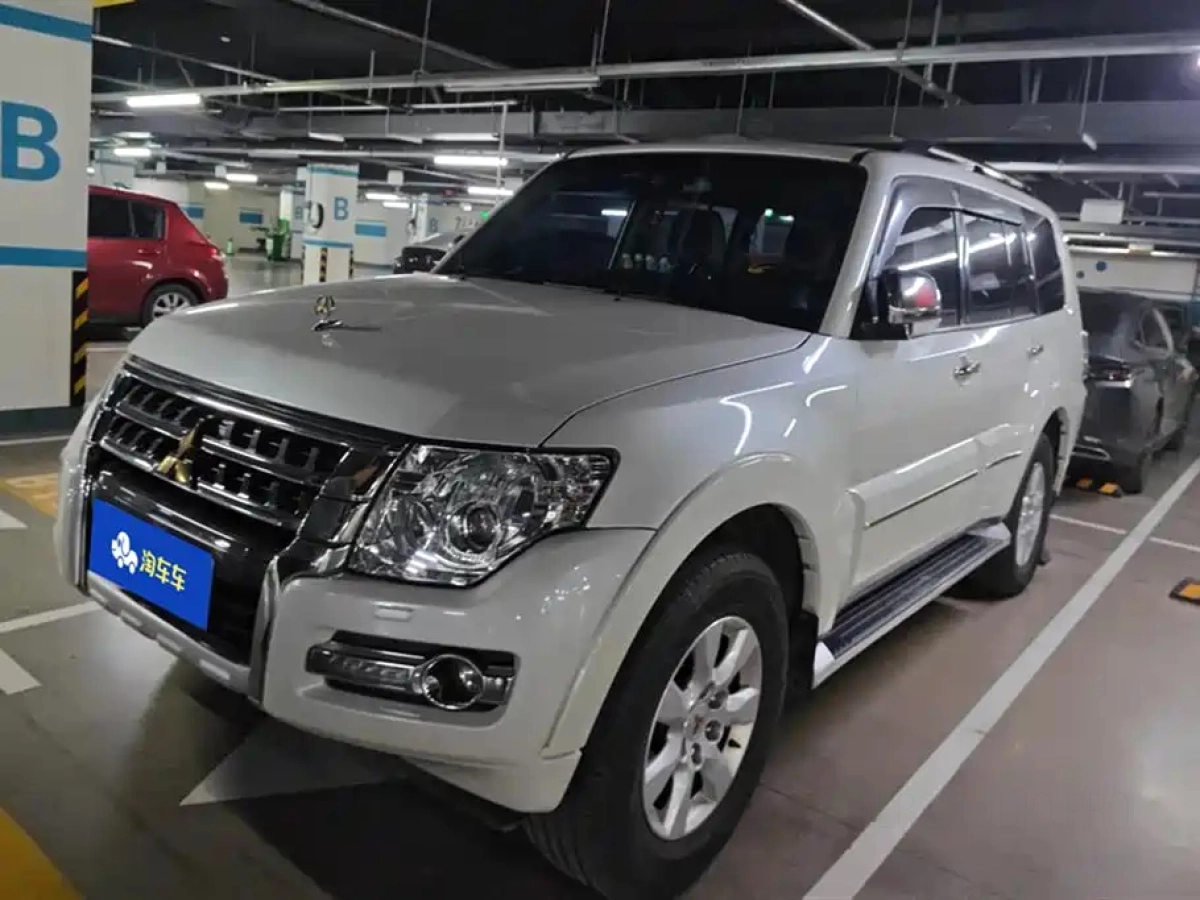 MITSUBISHI PAJERO IMPORT  2020