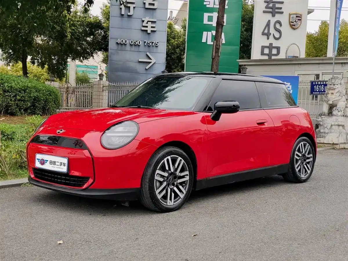 MINI COOPER SE  2025