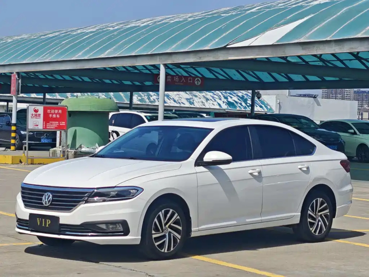 VOLKSWAGEN LAVIDA  2022