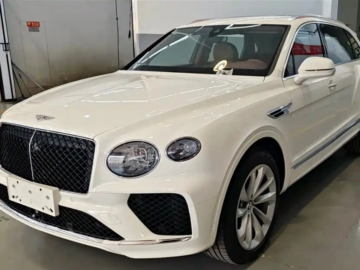 BENTLEY BENTAYGA  2025