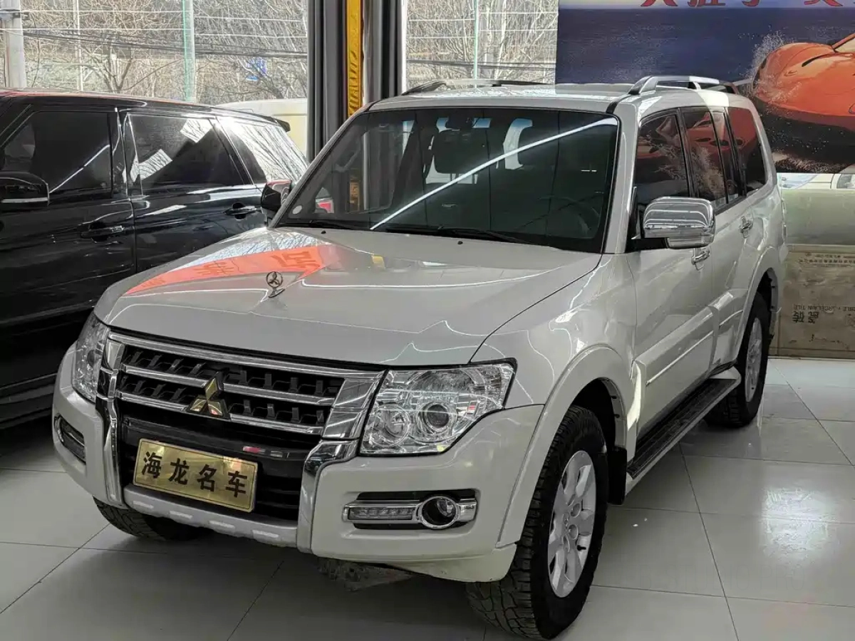 MITSUBISHI PAJERO IMPORT  2020