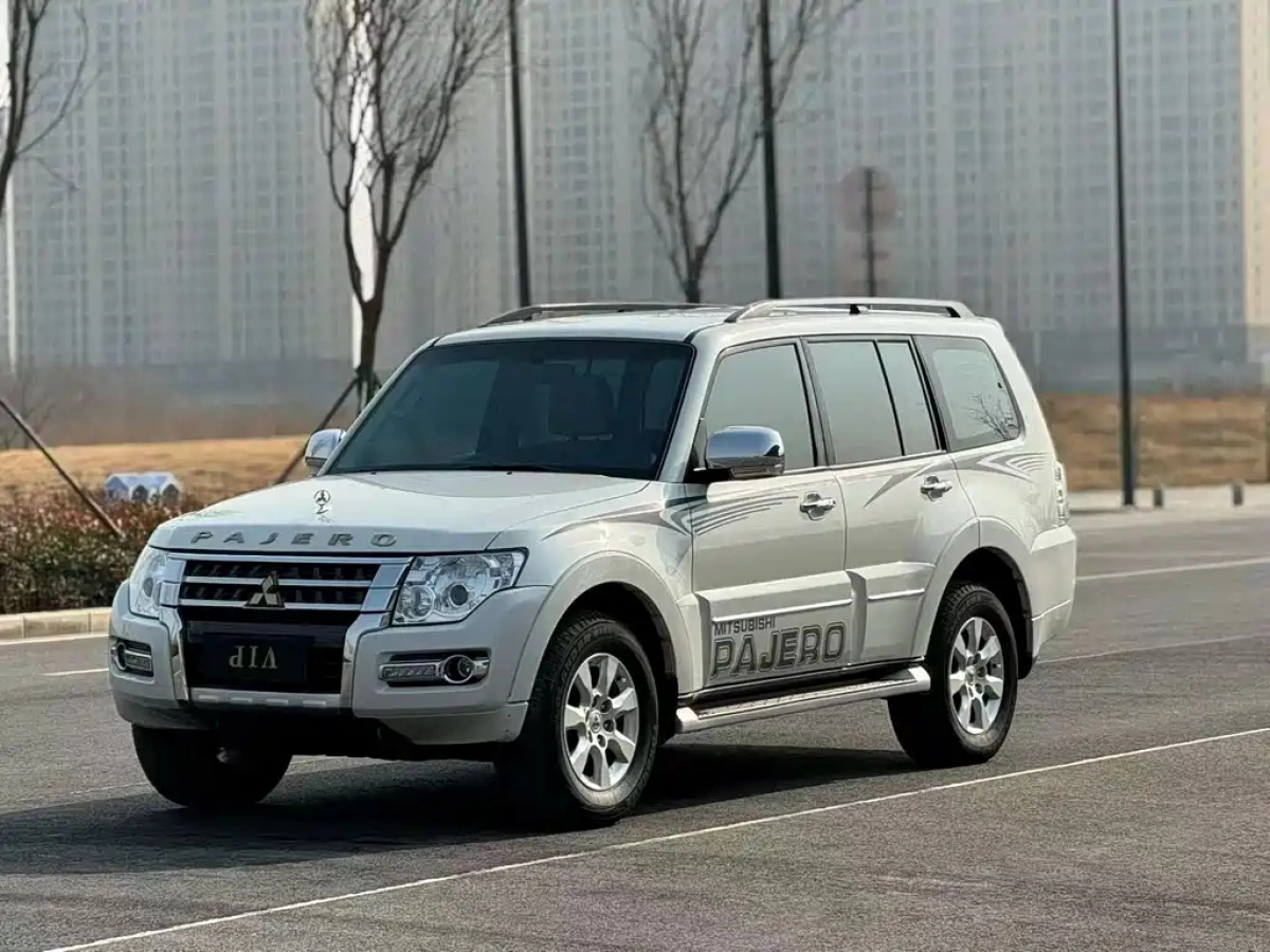 MITSUBISHI PAJERO IMPORT  2020