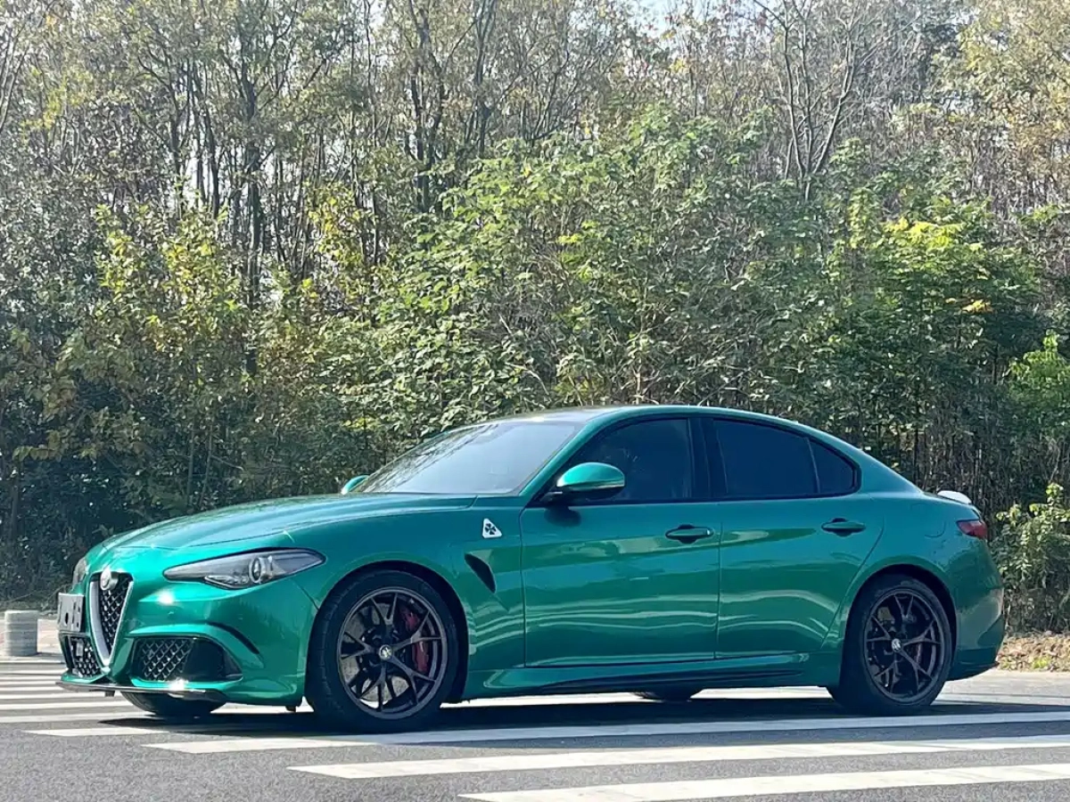 ALFAROMEO GIULIA  2022