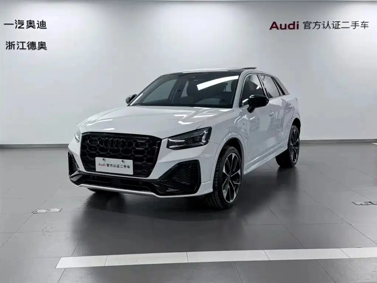 AUDI Q2L  2025