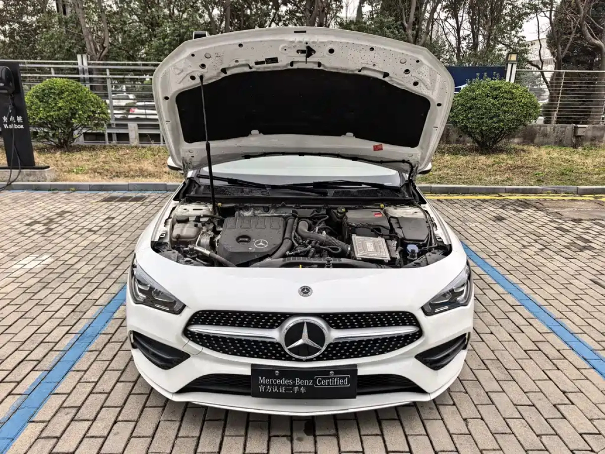 MERCEDES-BENZ CLA