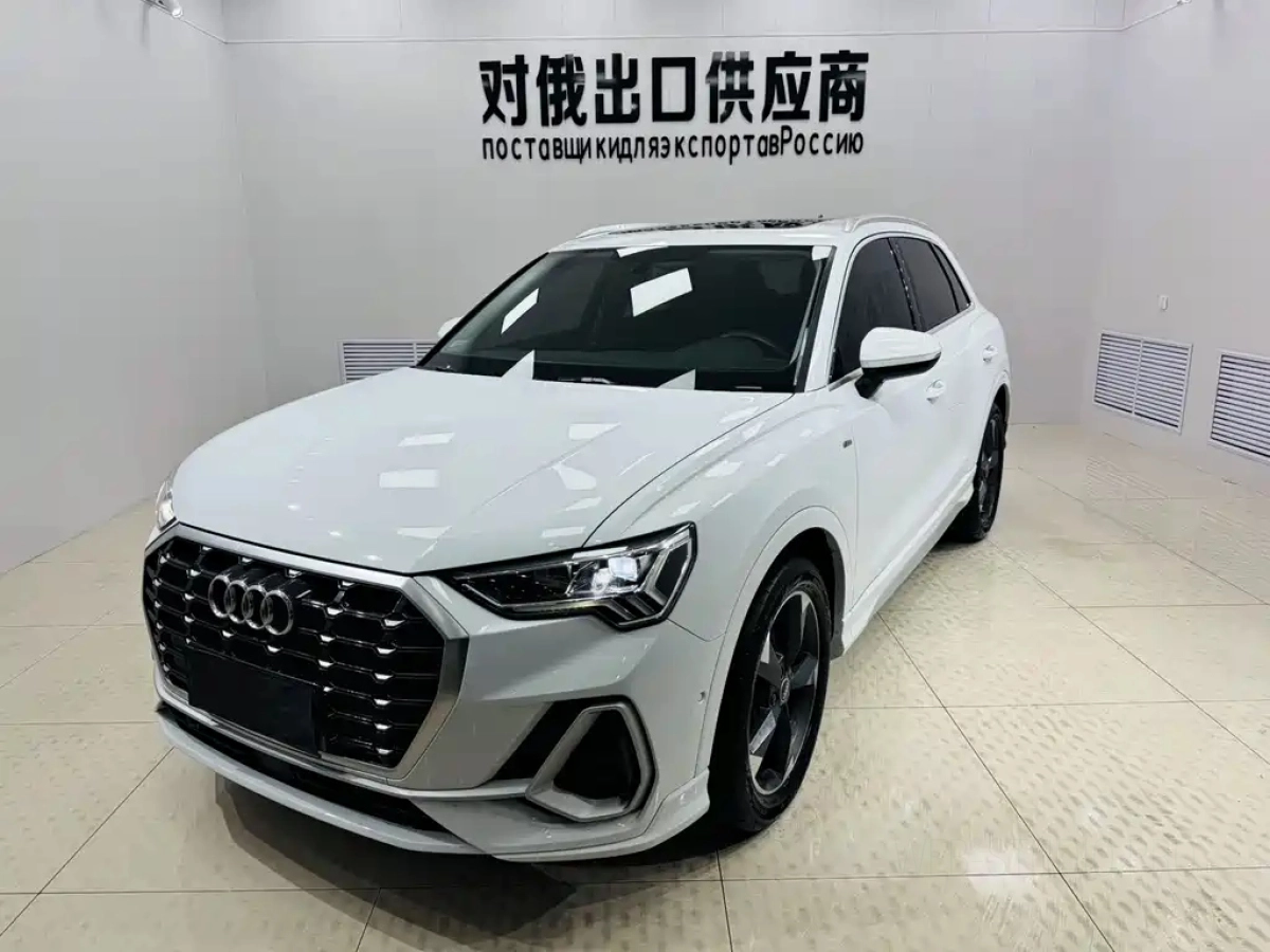 AUDI Q3  2021