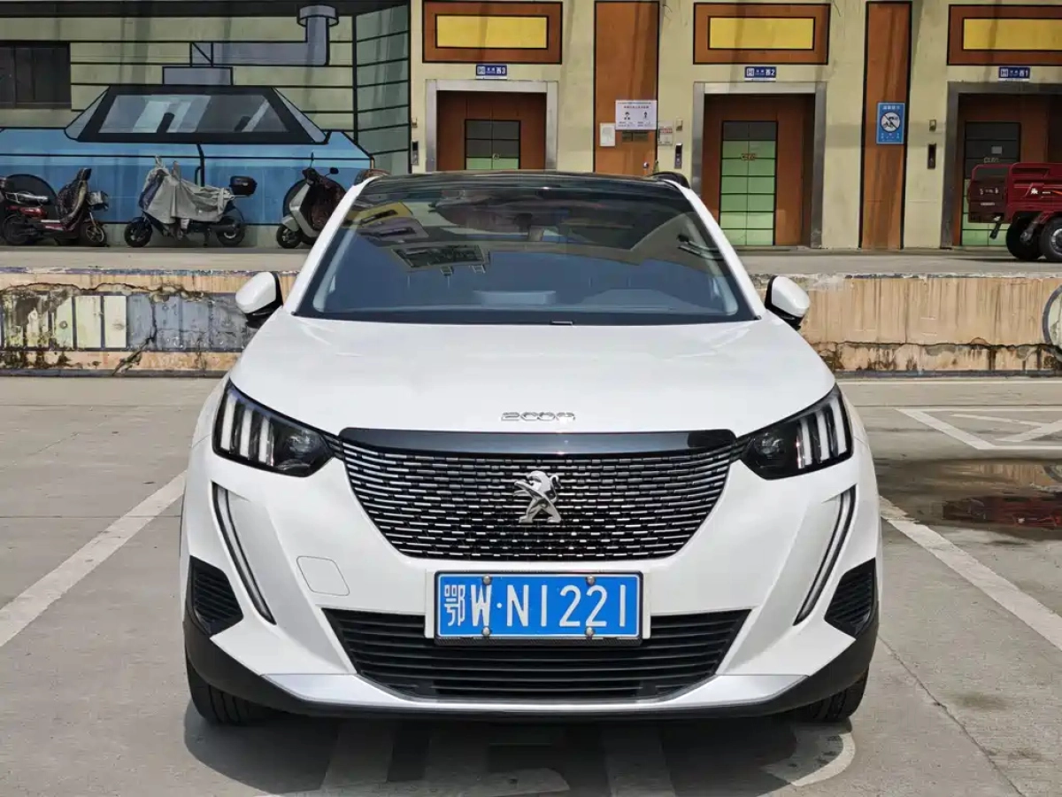 PEUGEOT 2008  2023