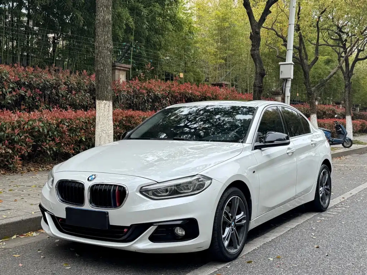 BMW 1-SERIES  2019