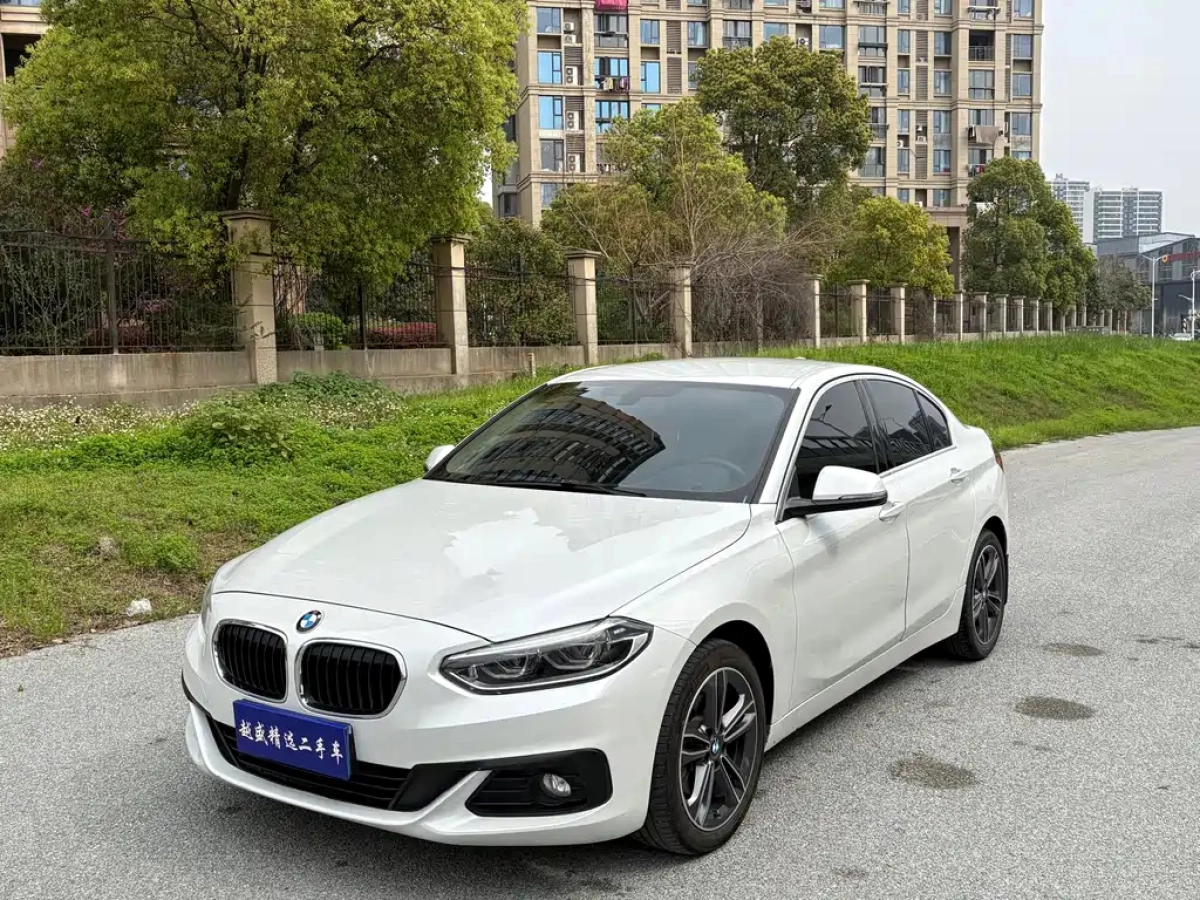 BMW 1-SERIES  2019