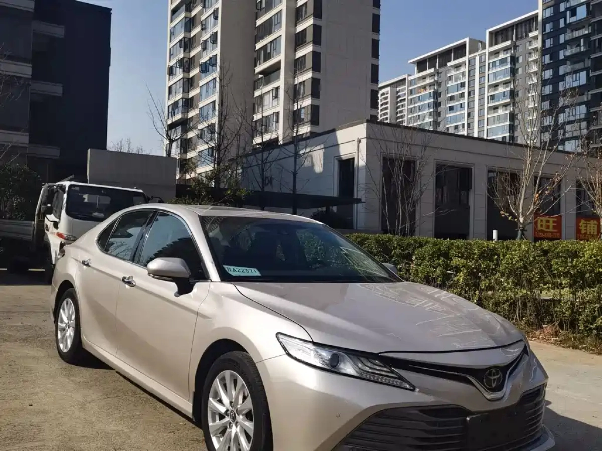 TOYOTA CAMRY  2020