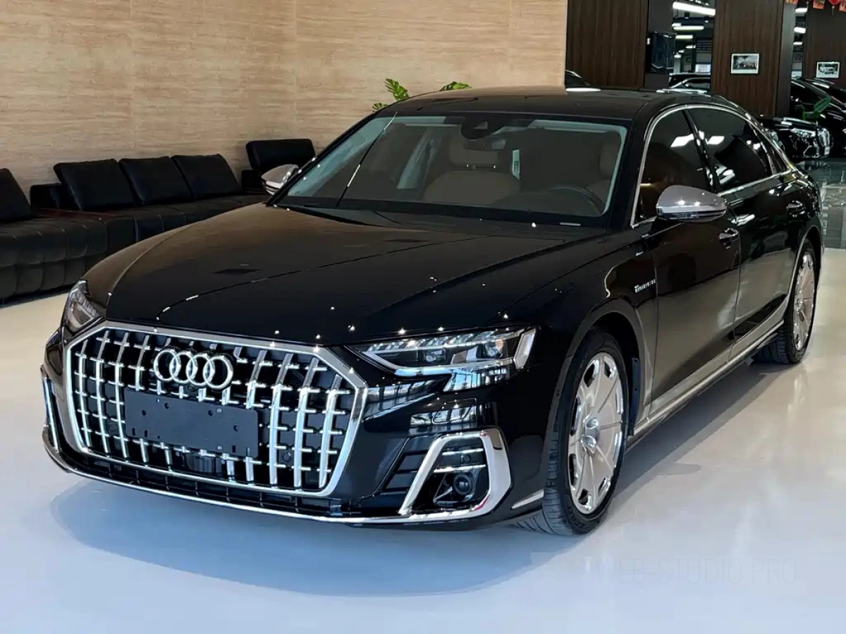AUDI A8  2024