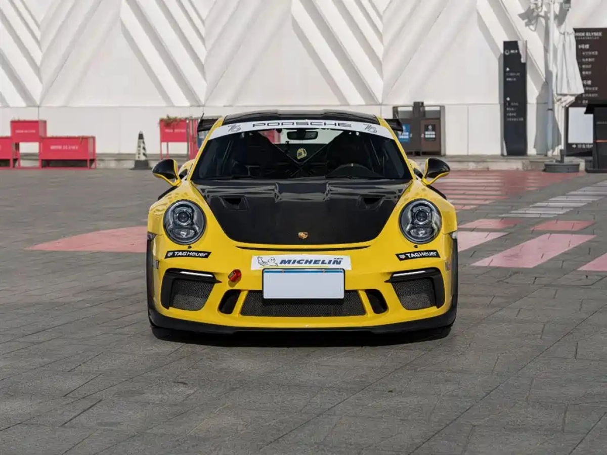 PORSCHE 911
