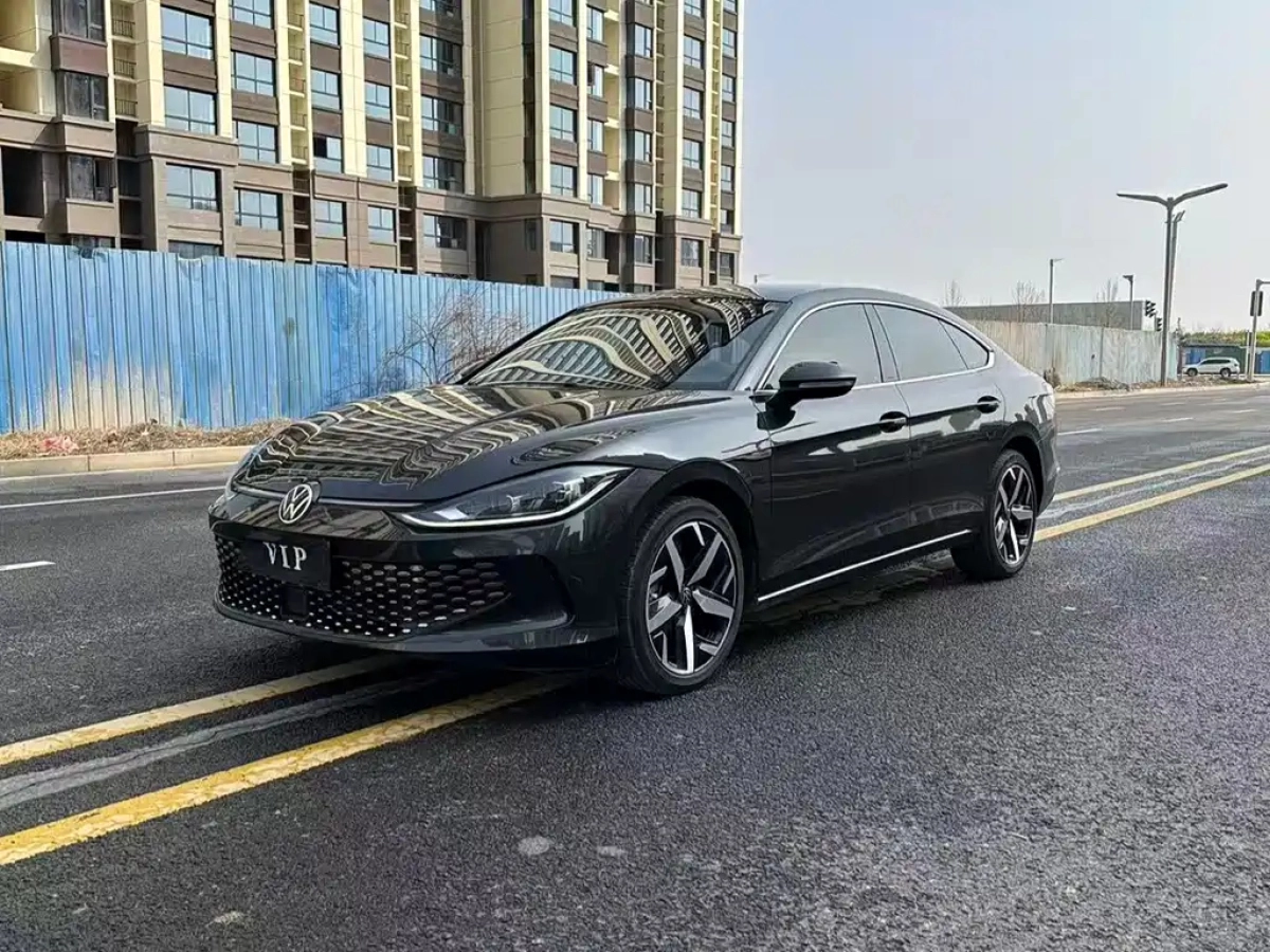 VOLKSWAGEN LAMANDO  2022