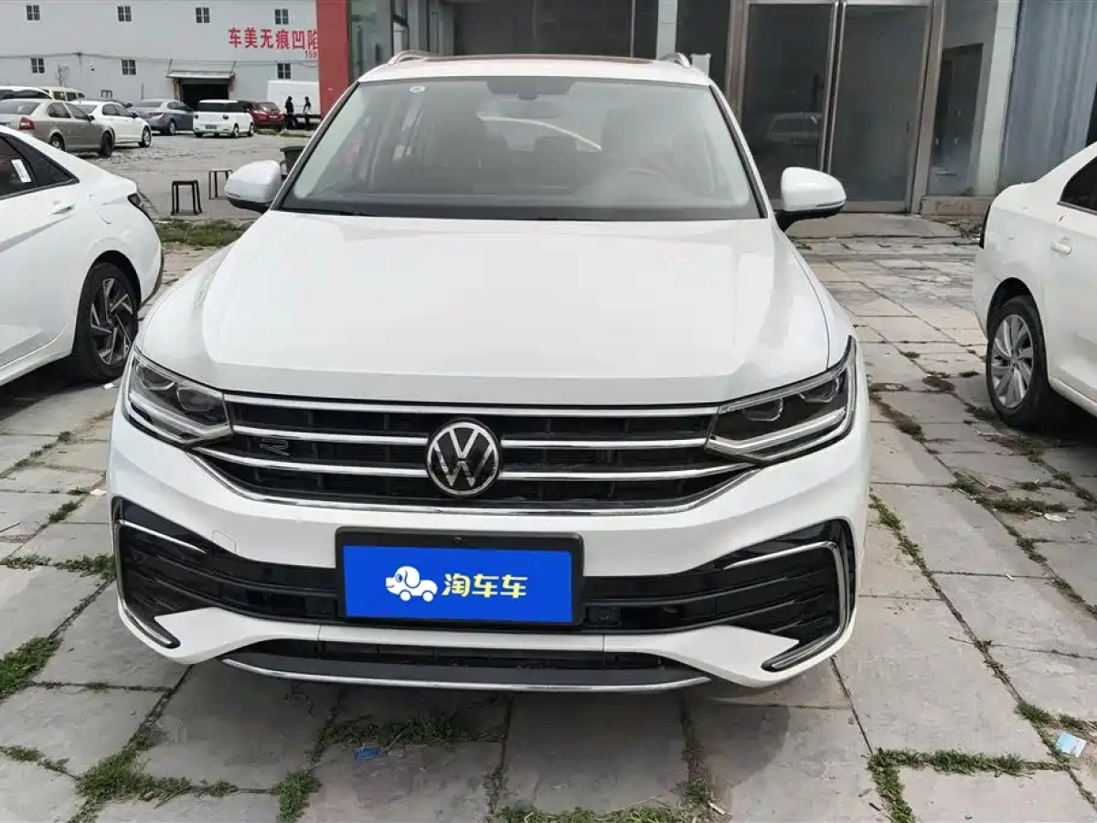 VOLKSWAGEN TIGUAN L