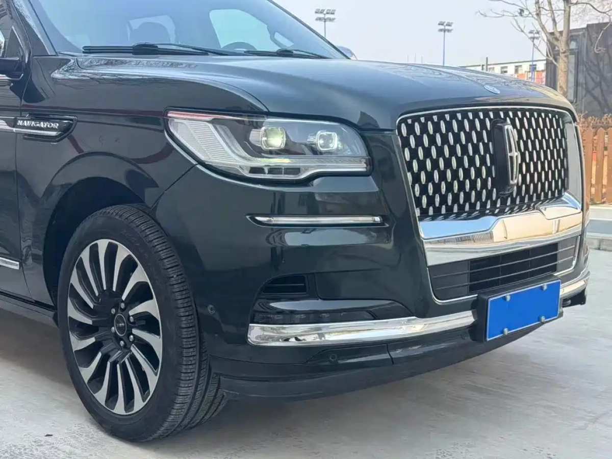 LINCOLN NAVIGATOR