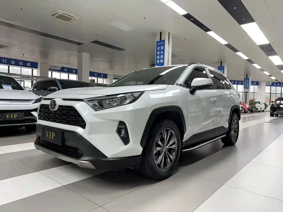 TOYOTA RAV4  2024