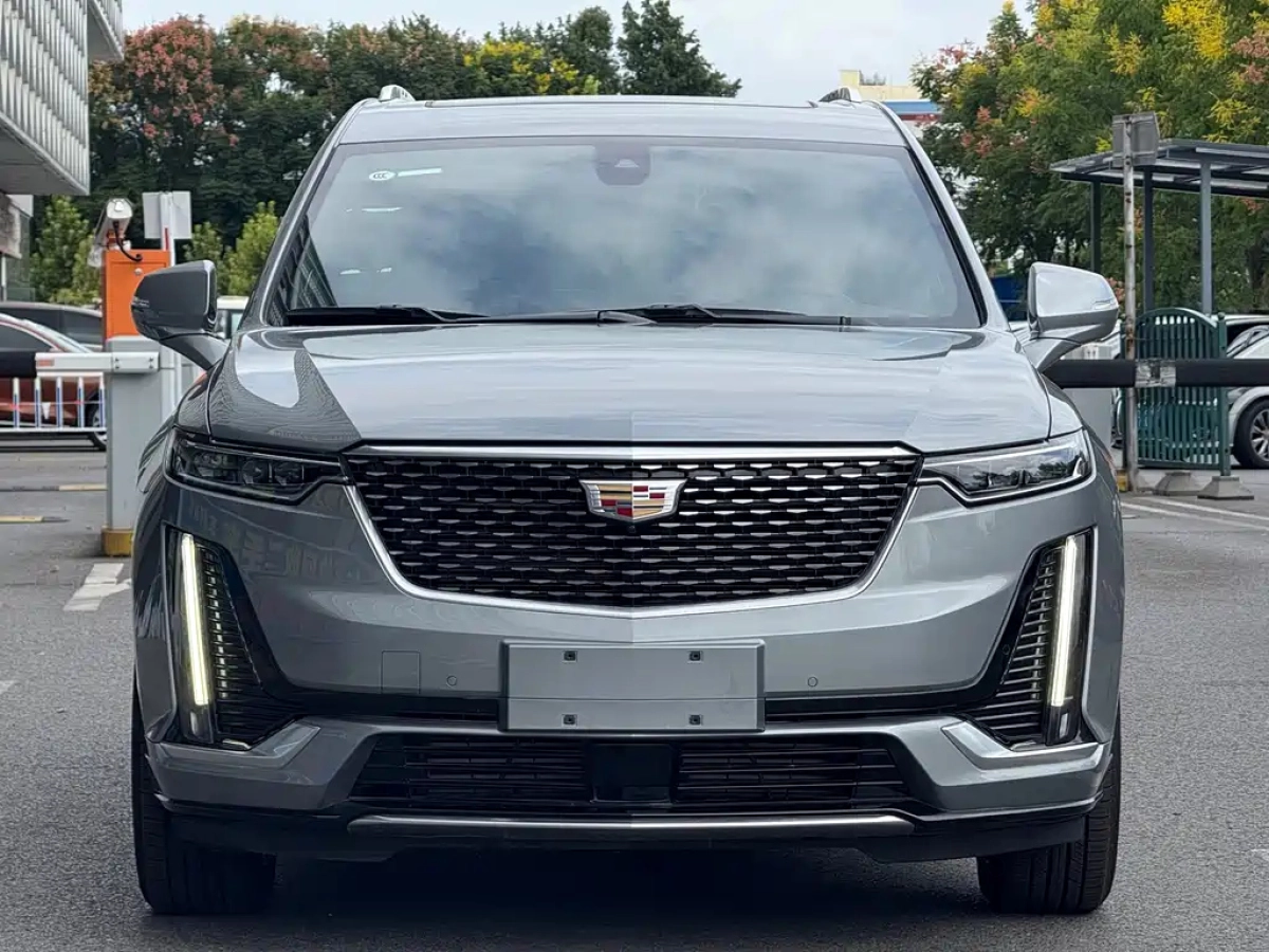 CADILLAC XT6