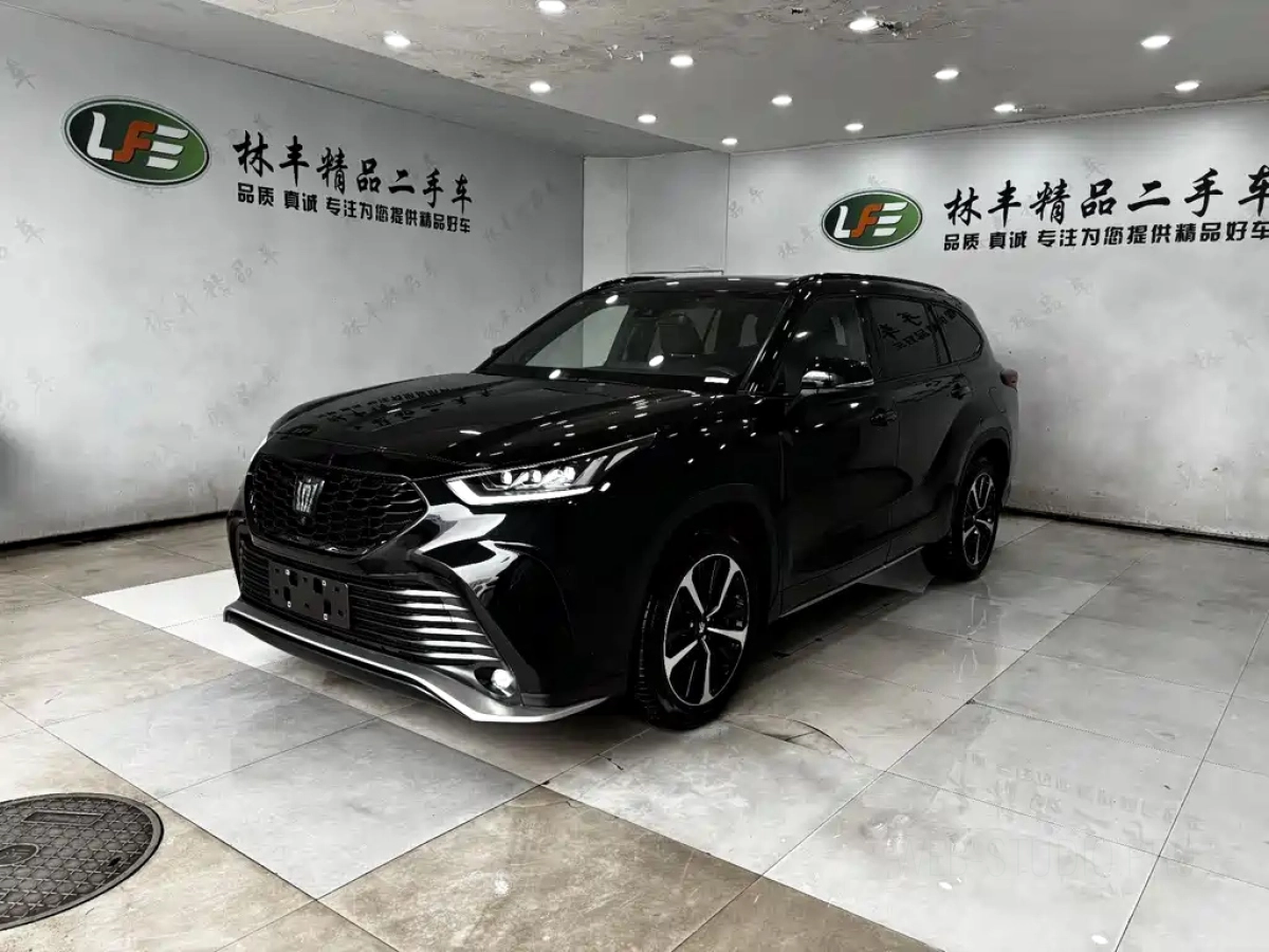 TOYOTA CROWN KLUGER  2024
