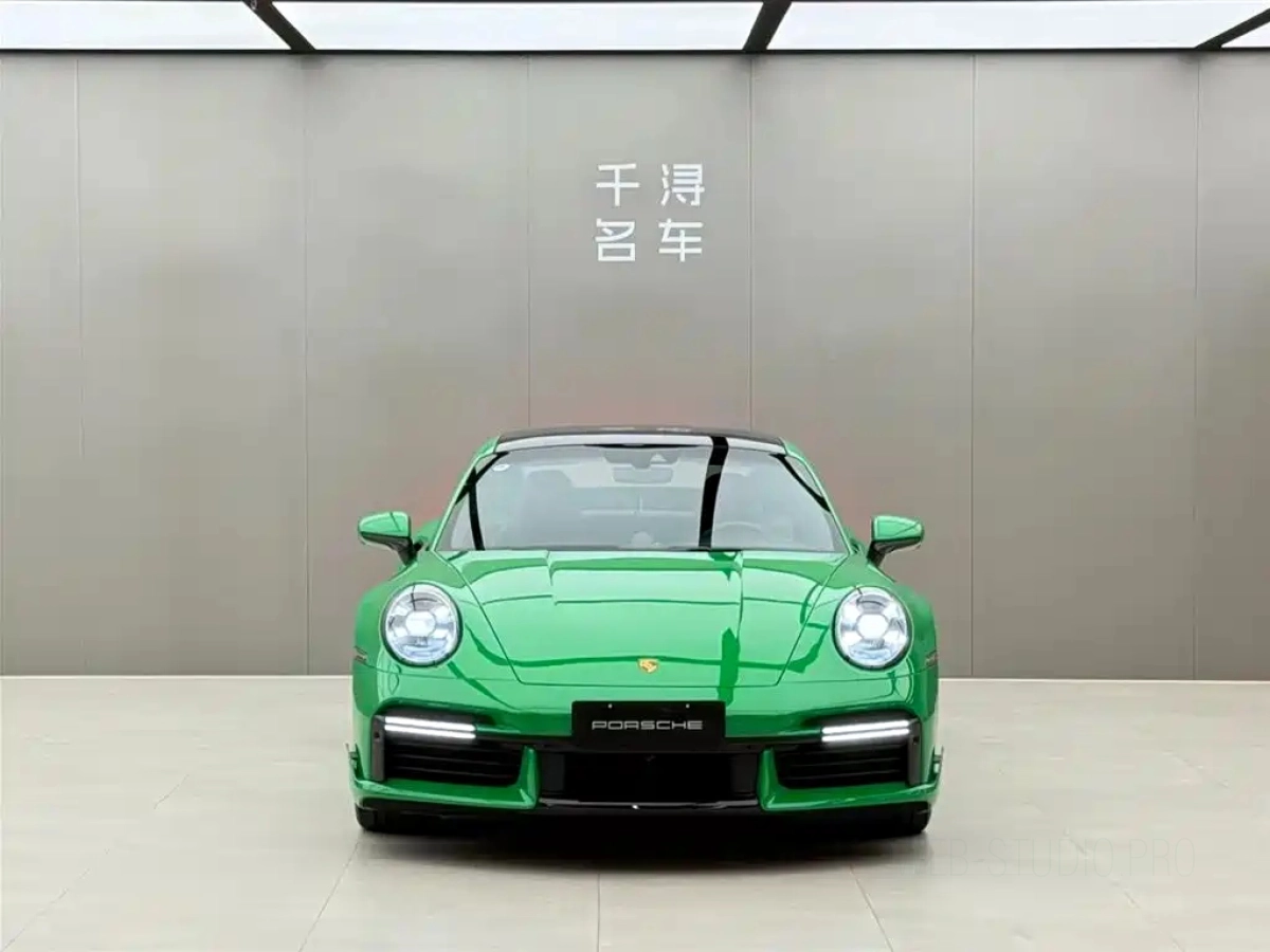 PORSCHE 911