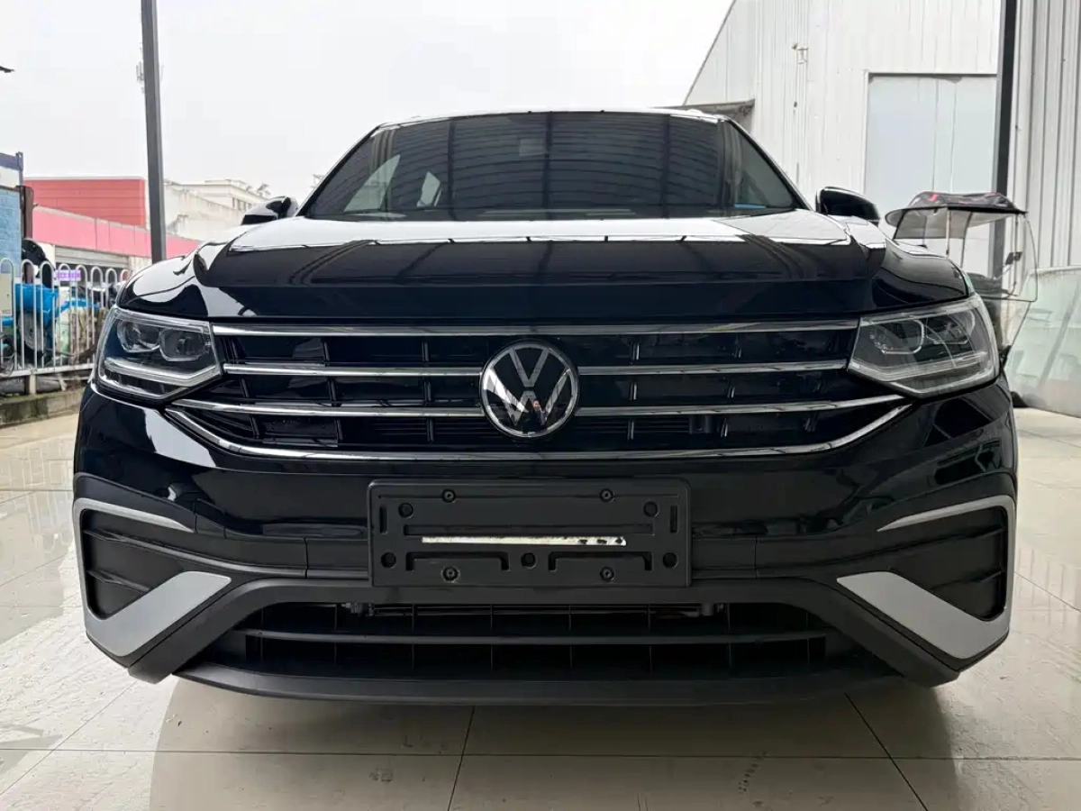 VOLKSWAGEN TIGUAN L  2023