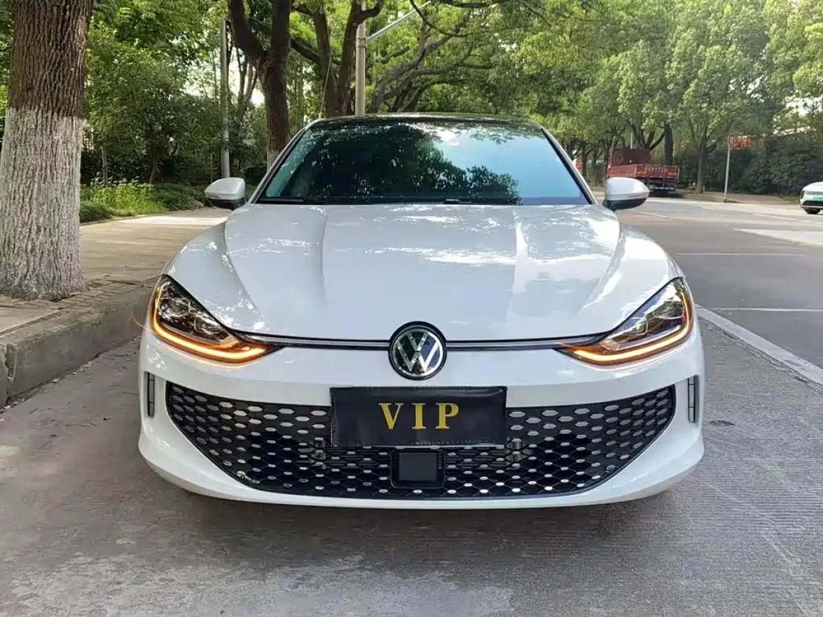 VOLKSWAGEN LAMANDO  2025