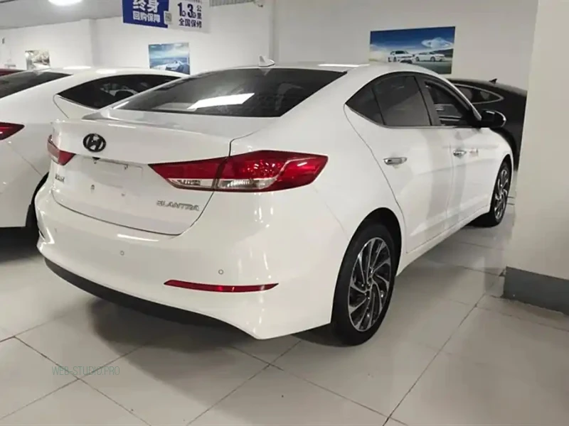 HYUNDAI ELANTRA