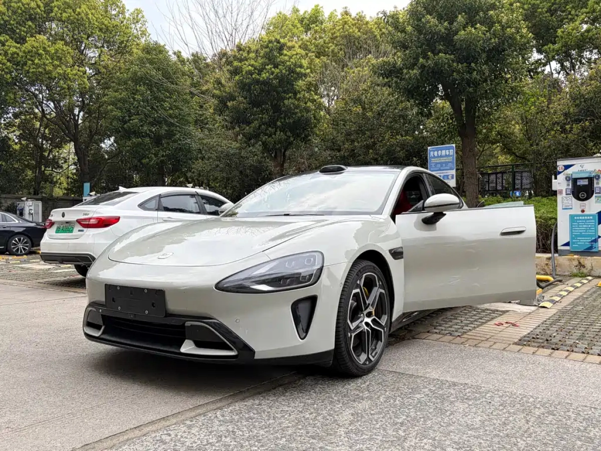 XIAOMI AUTO SU7  2025