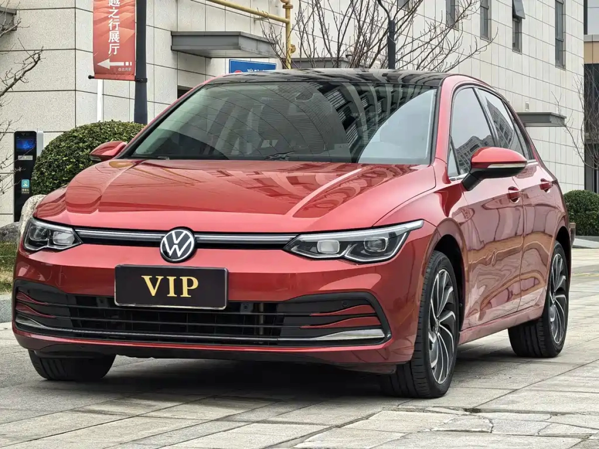 VOLKSWAGEN GOLF  2021