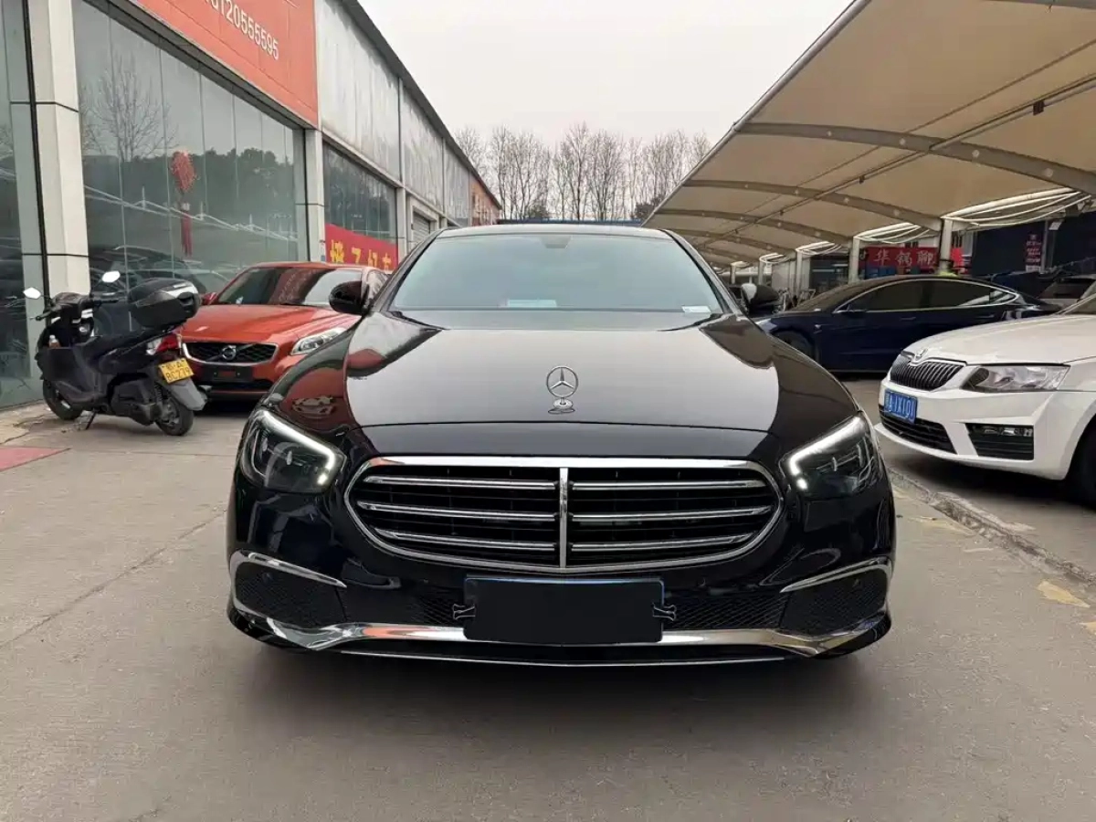 MERCEDES-BENZ E-CLASS