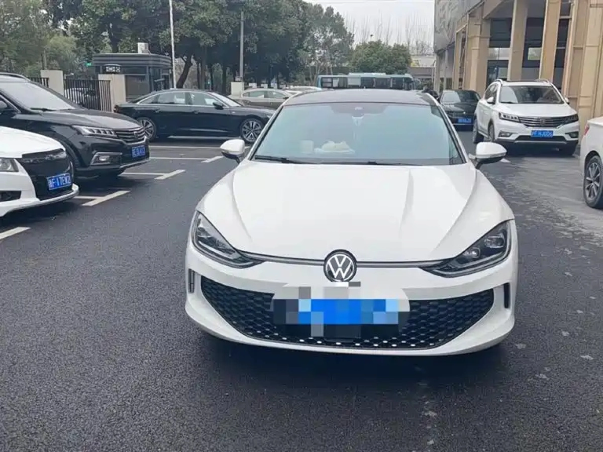 VOLKSWAGEN LAMANDO  2022