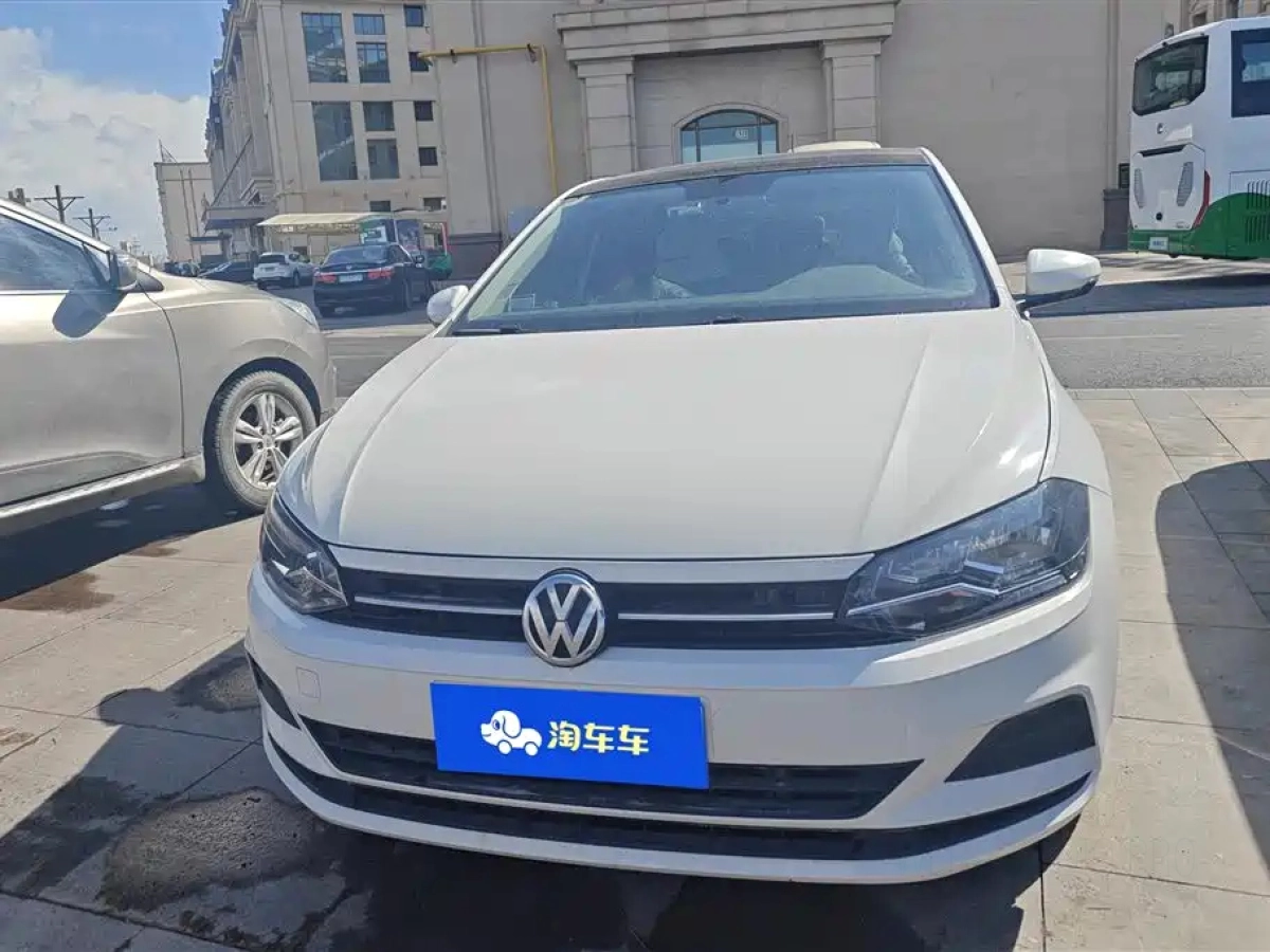 VOLKSWAGEN POLO