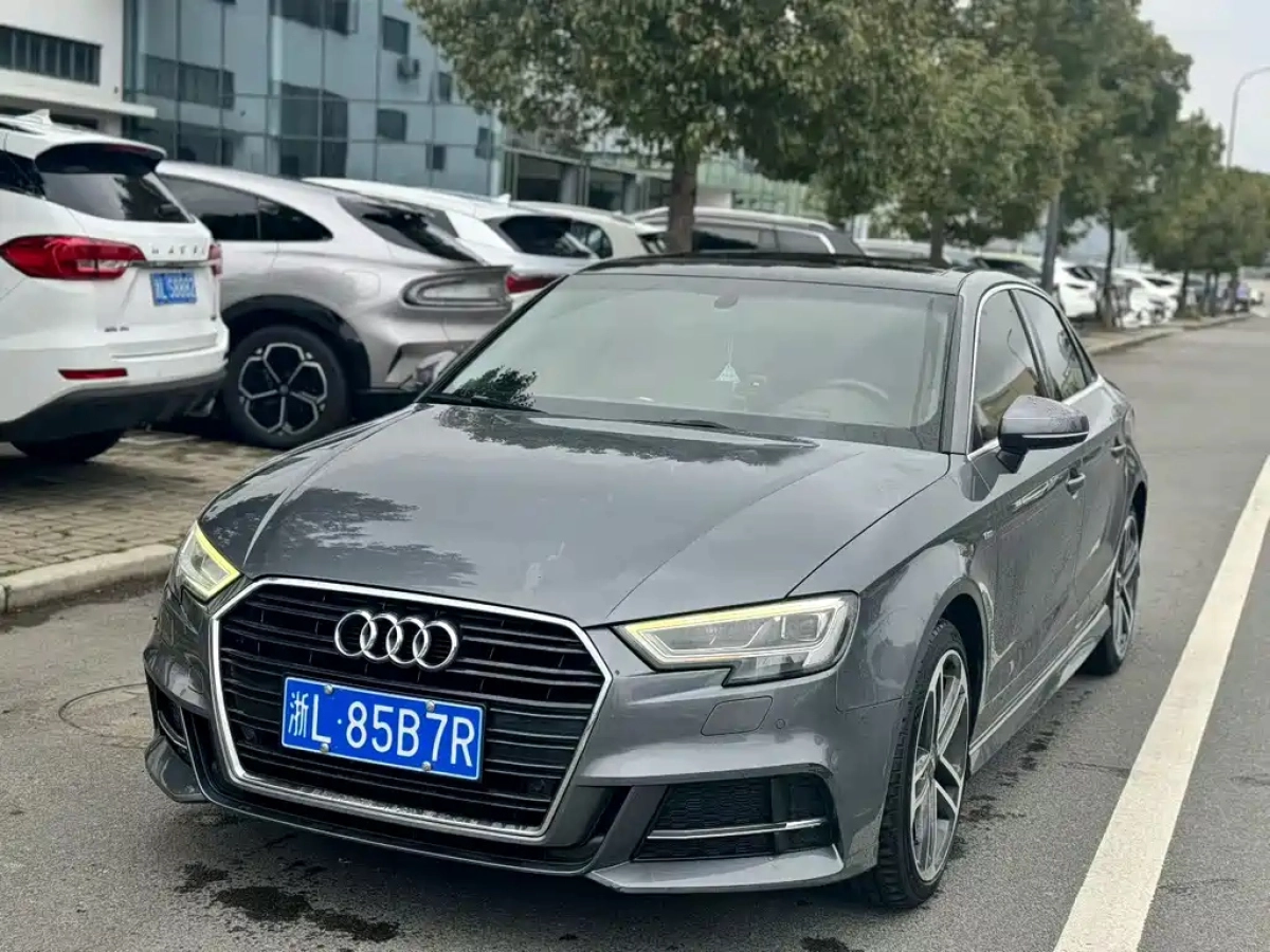 AUDI A3  2019