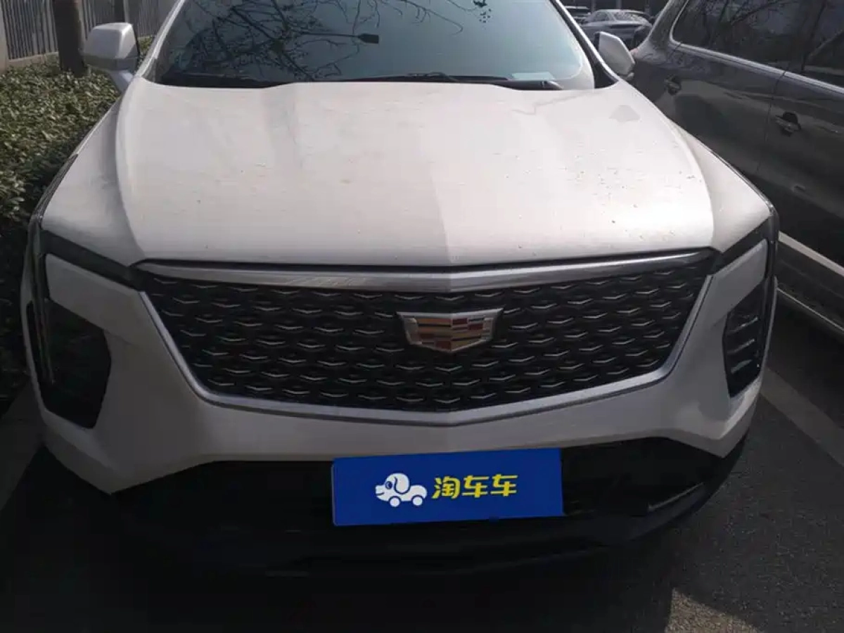 CADILLAC XT4