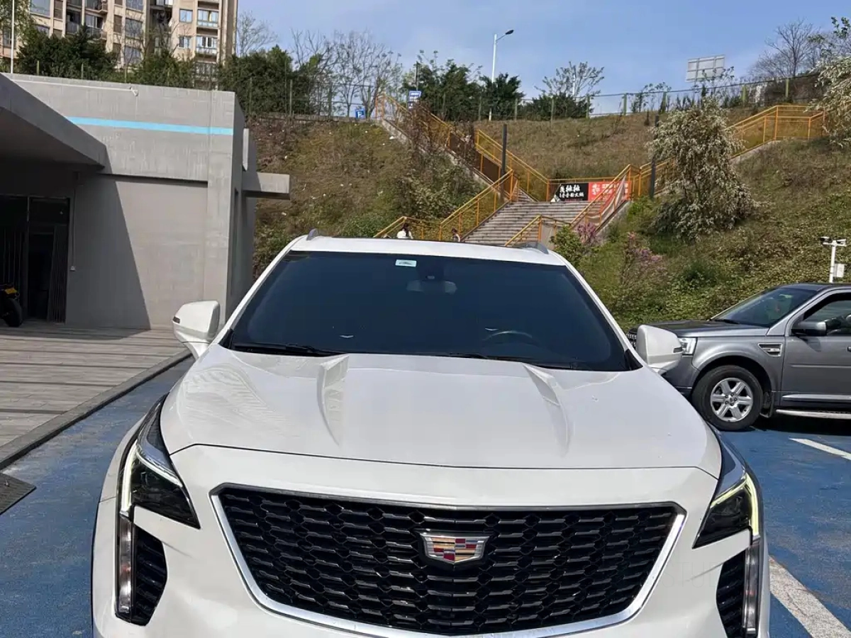 CADILLAC XT4  2021