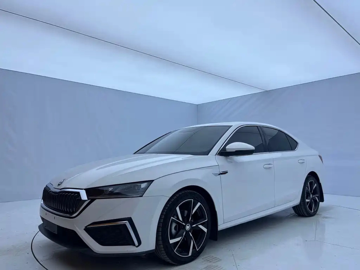 SKODA OCTAVIA  2021