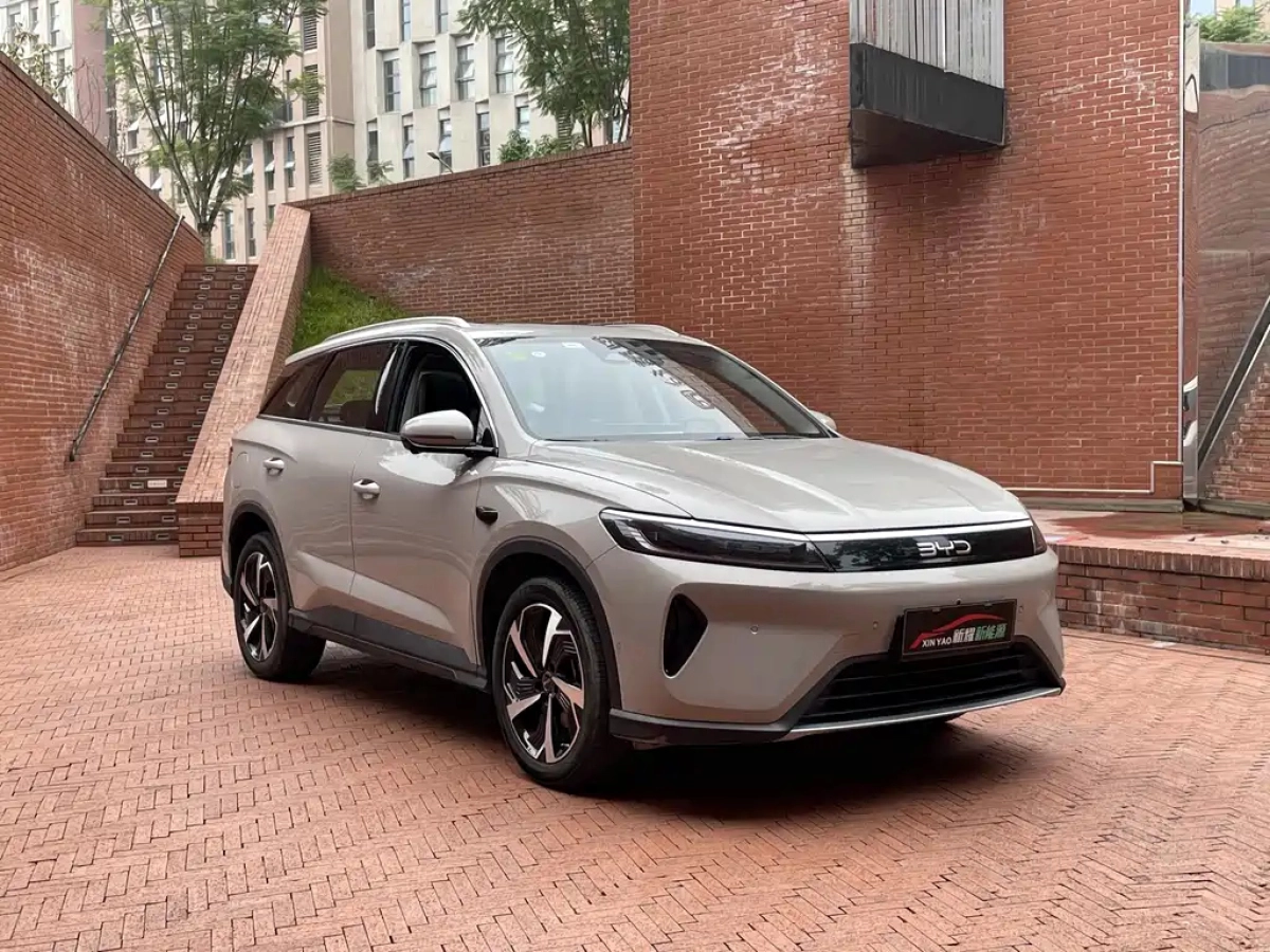 BYD SEALION 05 DM-I  2025