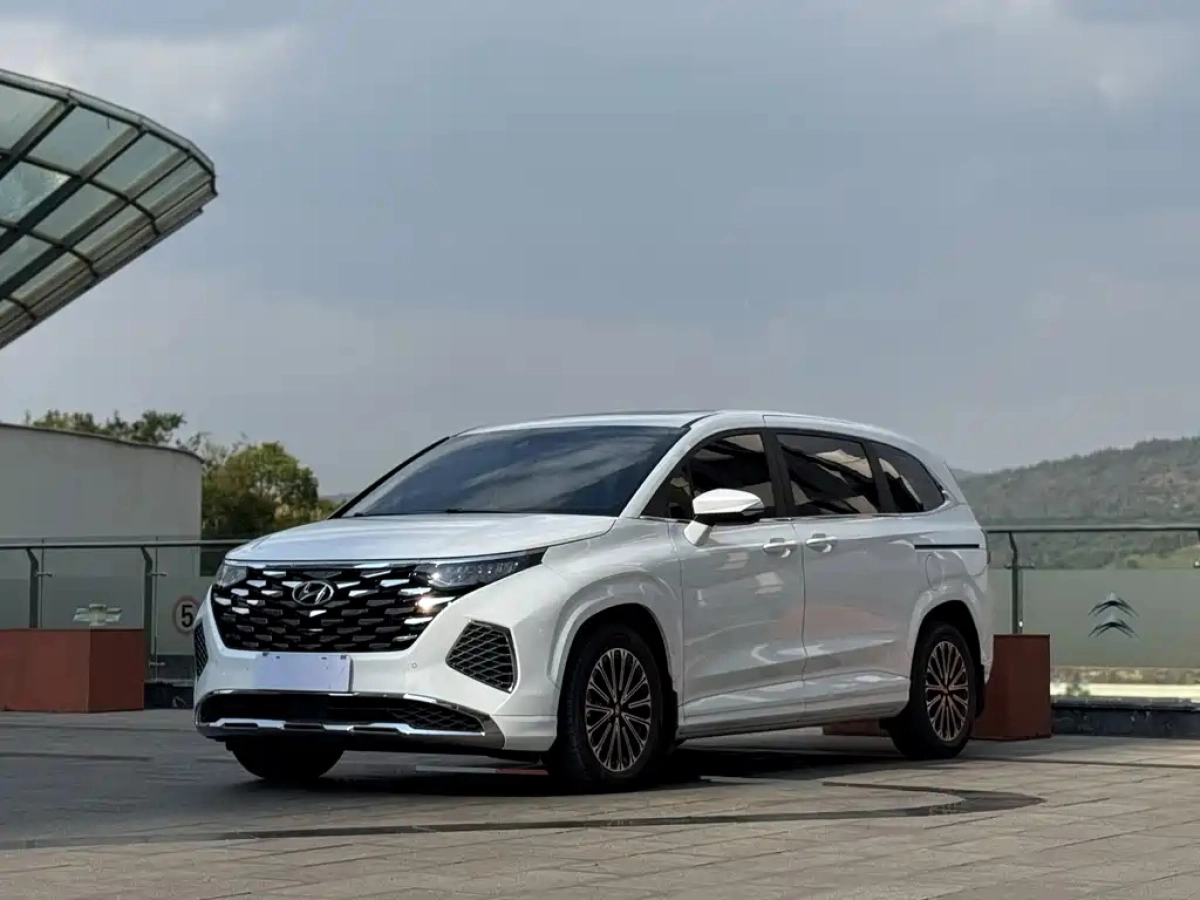 HYUNDAI CUSTO  2025