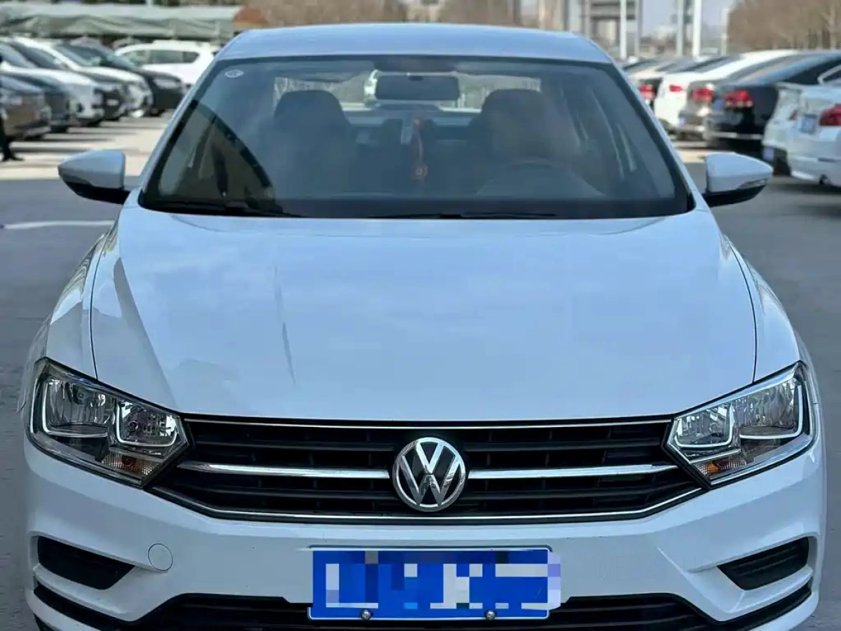 VOLKSWAGEN BORA
