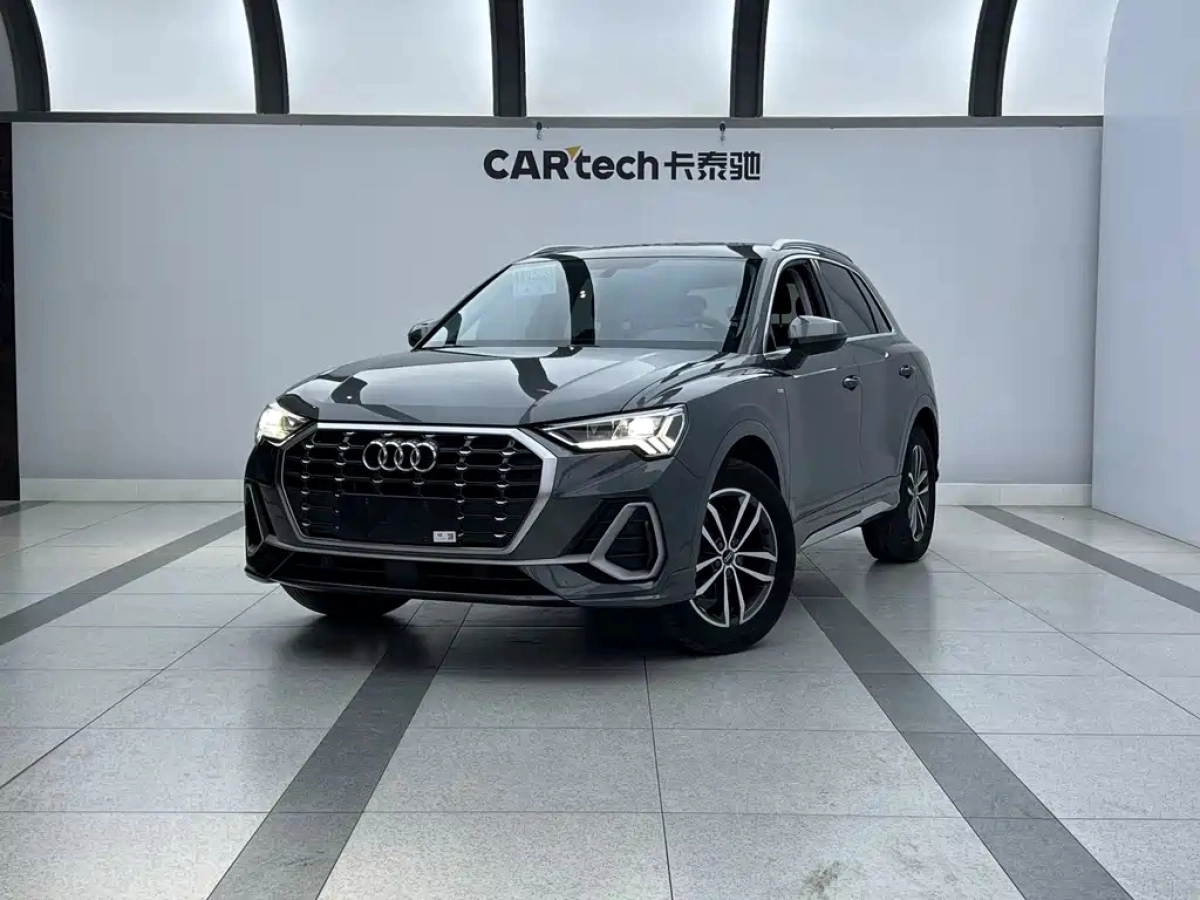AUDI Q3  2022
